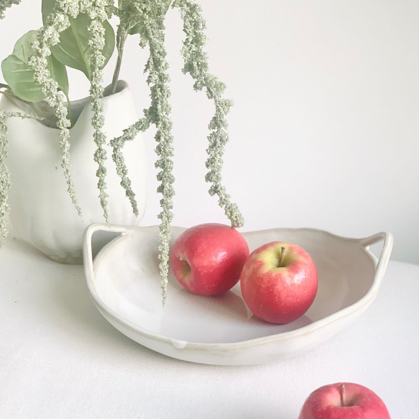 Wavy Bowl with Handles in Salt White